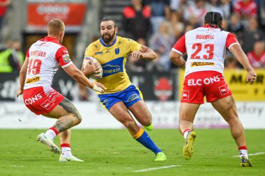 Kane Linnett #12 of Hull KR in action