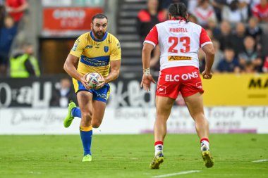 Kane Linnett #12 of Hull KR in action