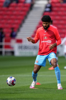 Ellis Simms #9 of Sunderland warms up before the game