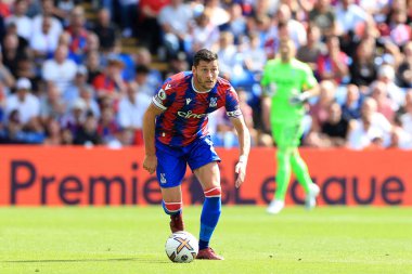 Joel Ward of Crystal Palace dribbling with the ball.