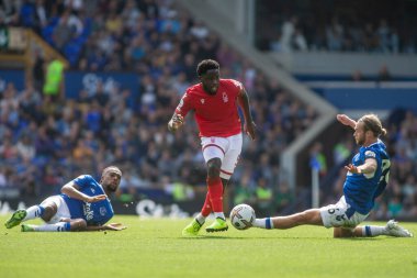 Orel Mangala #5 of Nottingham Forest cuts through the Everton midfield
