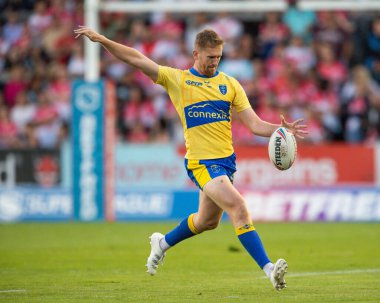 Rowan Milnes #21 of Hull KR kicks ahead