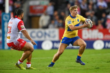 Will Tate #28 of Hull KR makes a break