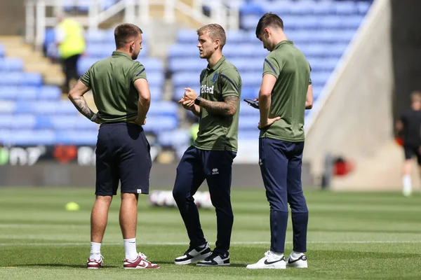 Middlesborough Players Pitch Kick — Stock Photo, Image