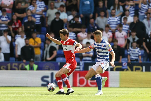 Jonathan Howson Middlesbrough Holds Ball Ender Pressure Sam Hutchinson Reading — 스톡 사진