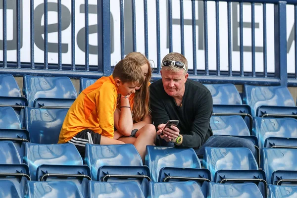Hull City Fans Arrive Hawthorns — Stock Photo, Image