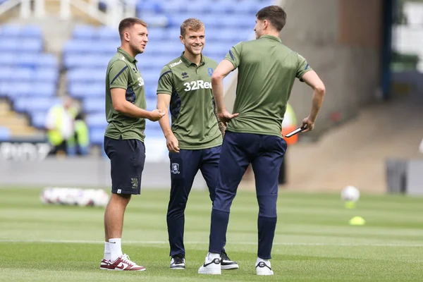 Middlesborough Players Pitch Kick – stockfoto