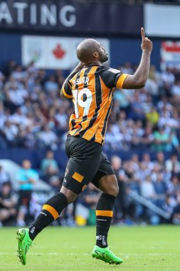 scar Estupin #19 of Hull City celebrates his goal to make it 4-1 