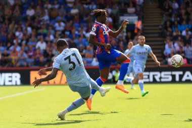 Leon Bailey of Aston Villa shoots and hits the woodwork. 