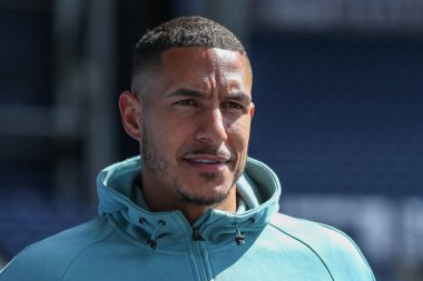 Jake Livermore #8 of West Bromwich Albion arrives at the game ahead of kick off