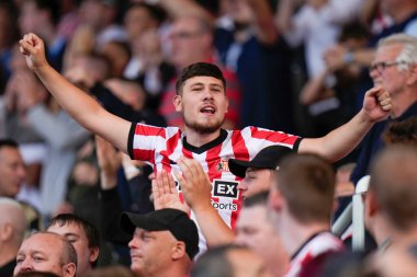 Sunderland fan celebrates after going 1-0 up