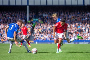 Morgan Gibbs-White #10 of Nottingham Forest looking to make an impact after coming on as a substitute