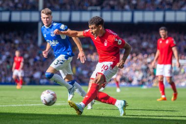 Morgan Gibbs-White #10 of Nottingham Forest looking to make an impact after coming on as a substitute