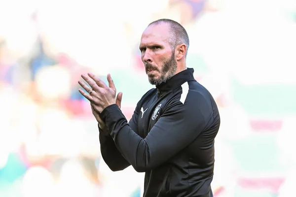 Michael Appleton Manager Blackpool Applauds Fans End Game — Stockfoto