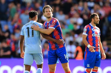 Joachim Andersen of Crystal Palace consoles Ollie Watkins of Aston Villa at full time. 