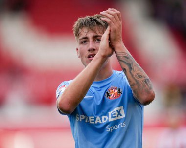 Jack Clarke #20 of Sunderland salutes the fans after the match
