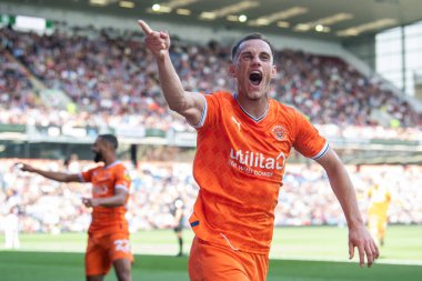 Jerry Yates #9 of Blackpool celebrates his goal to make it 3-3