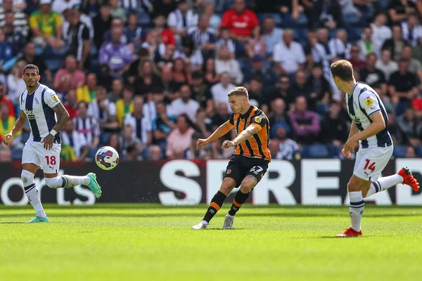 Regan Slater Hull City Passes Ball — Foto Stock