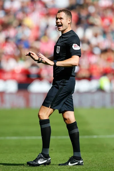 Close Shot Referee Leigh Doughty — Stockfoto