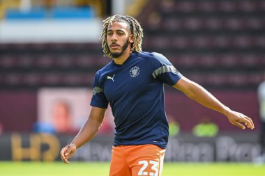 Dominic Thompson #23 of Blackpool during the pre-game warmup