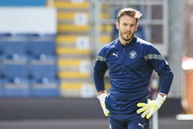 Chris Maxwell #1 of Blackpool during the pre-game warmup