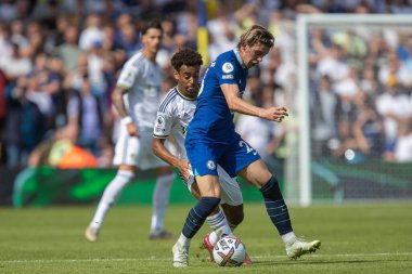 Tyler Adams #12 of Leeds United pickpockets Conor Gallagher #23 of Chelsea during the first half 
