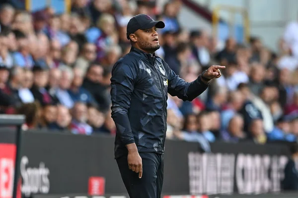 Vincent Kompany Manager Burnley Gives His Team Instructions — Foto Stock