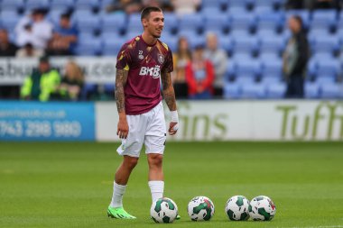 Darko Churlinov #27 of Burnley warms up ahead of kick off