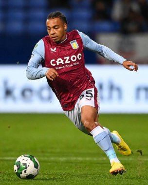 Cameron Archer #35 of Aston Villa makes a break with the ball