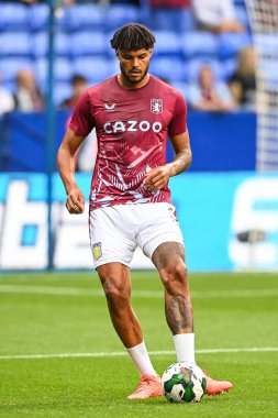 Tyrone Mings # 5 Aston Villa maç öncesi ısınma sırasında