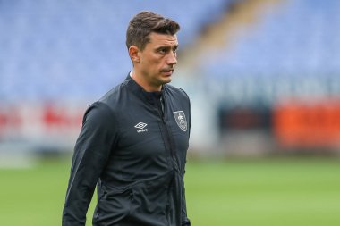 Matthew Lowton #2 of Burnley arrives at the game ahead of kick off