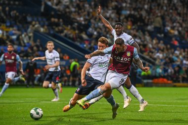 Danny Ings #9 of Aston Villa  shoots on goal