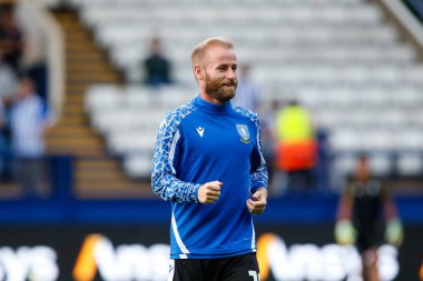Barry Bannan #10 of Sheffield Wednesday warms up before the game