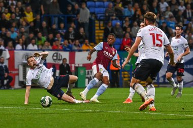 Leon Bailey #31 of Aston Villa scores to make it 1-4