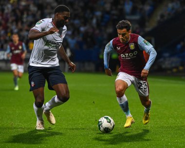 Philippe Coutinho #23 of Aston Villa makes a break with the ball