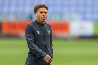 Manuel Benson Hedilazio #17 of Burnley arrives at the game ahead of kick off