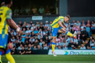 Ryan Yates #22 of Nottingham Forest slams in the opening goal
