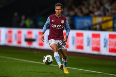 Philippe Coutinho #23 of Aston Villa passes the ball