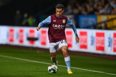 Philippe Coutinho #23 of Aston Villa makes a break with the ball