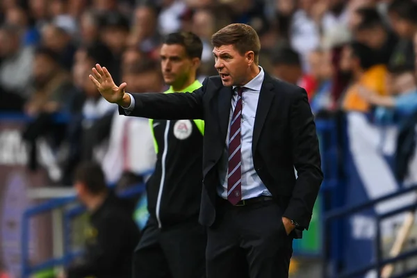 Steven Gerrard Manager Aston Villa Gives His Team Instructions Game — Foto Stock