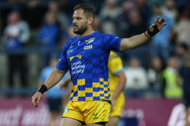 Aidan Sezer #7 of Leeds Rhinos during pre-game warm up