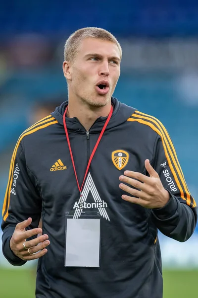 Rasmus Kristensen Leeds United Pre Match Pitch Inspection — Foto de Stock