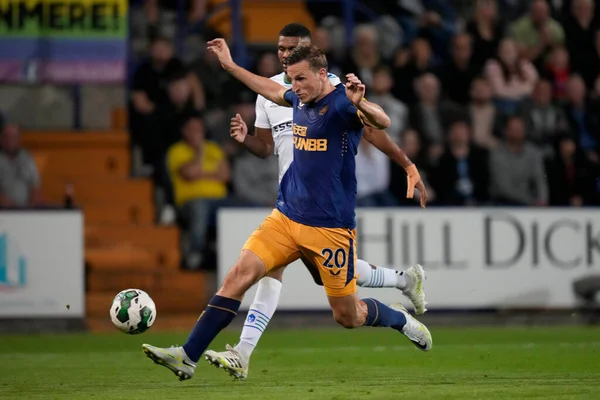 Chris Wood Newcastle United Beats Kyle Jameson Tranmere Rovers Ball — Foto Stock