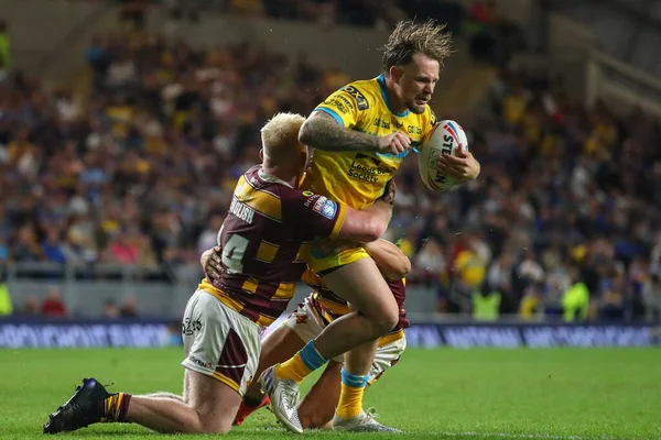 Blake Austin Leeds Rhinos Tackled Matty English Huddersfield Giants — Stock Fotó