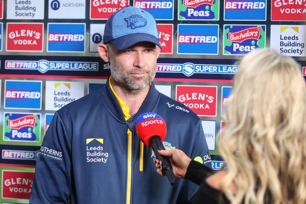 Rohan Smith Head Coach Leeds Rhinos Being Interviewed Jenna Brooks — Stock Photo, Image