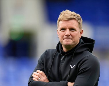 Eddie Howe manger of Newcastle United inspects the pitch before the game