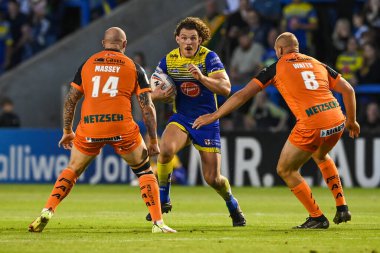 Rob Mulhern #19 of Warrington Wolves in action