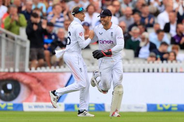 Ben Foakes of England celebrates taking the catch to dismiss Aiden Markham of South Africa