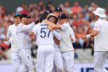 Ollie Pope of England looks to have caught out Dean Elgar of South Africa  but it was not given.