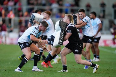 Brad Fash #17 of Hull FC warms up before the match 